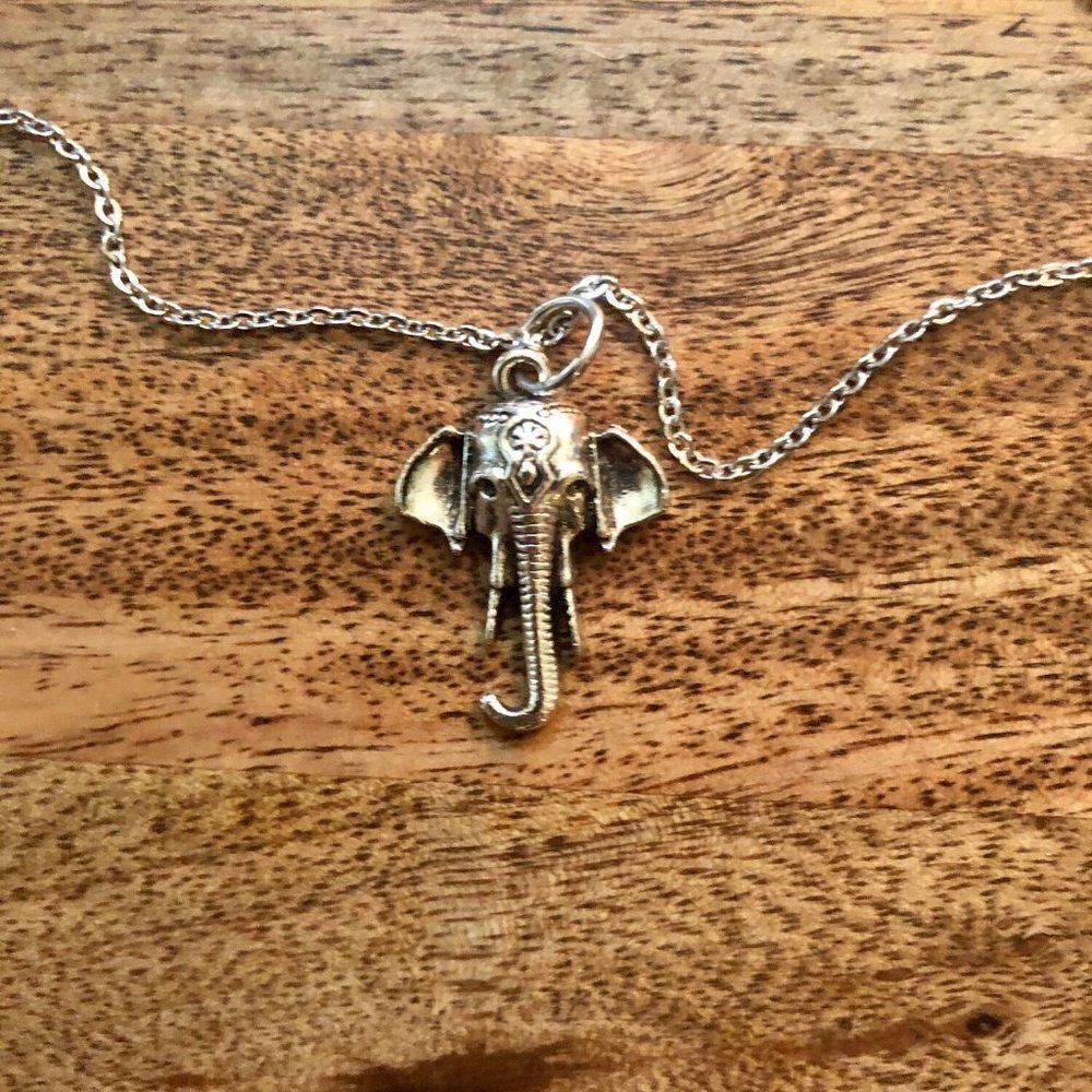 Silver Elephant Charm Pendant Necklace (Silver & Stainless Steel)